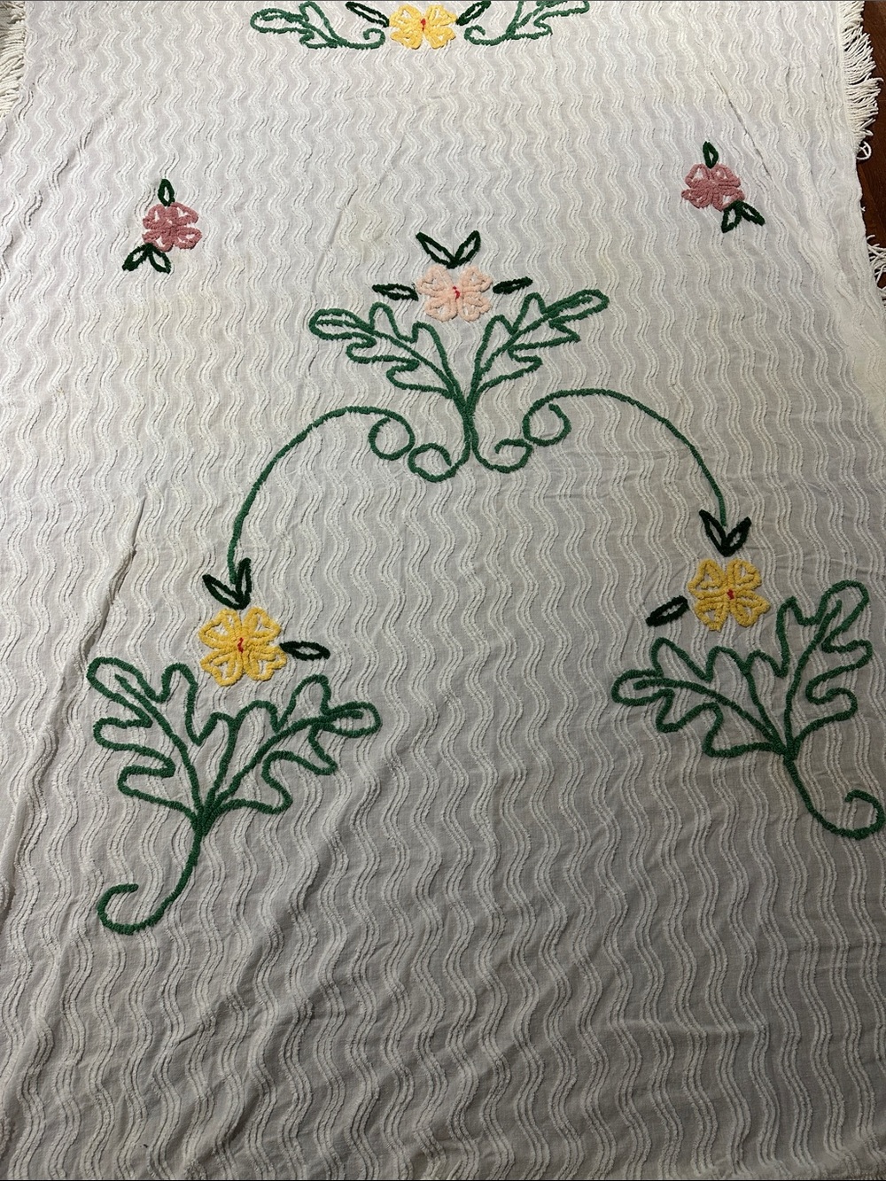 Vintage 40s Cotton Floral Chenille Bedspread 102x84